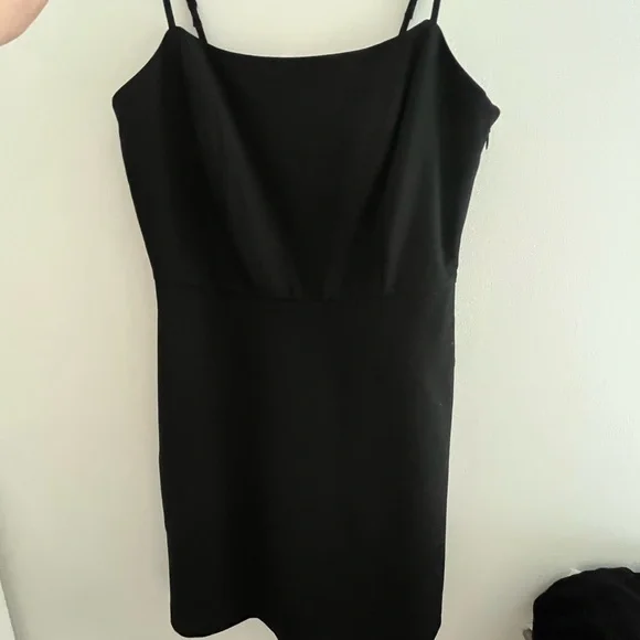 BLACK Aritzia Wilfred Isabelle dress - Picture 2 of 4